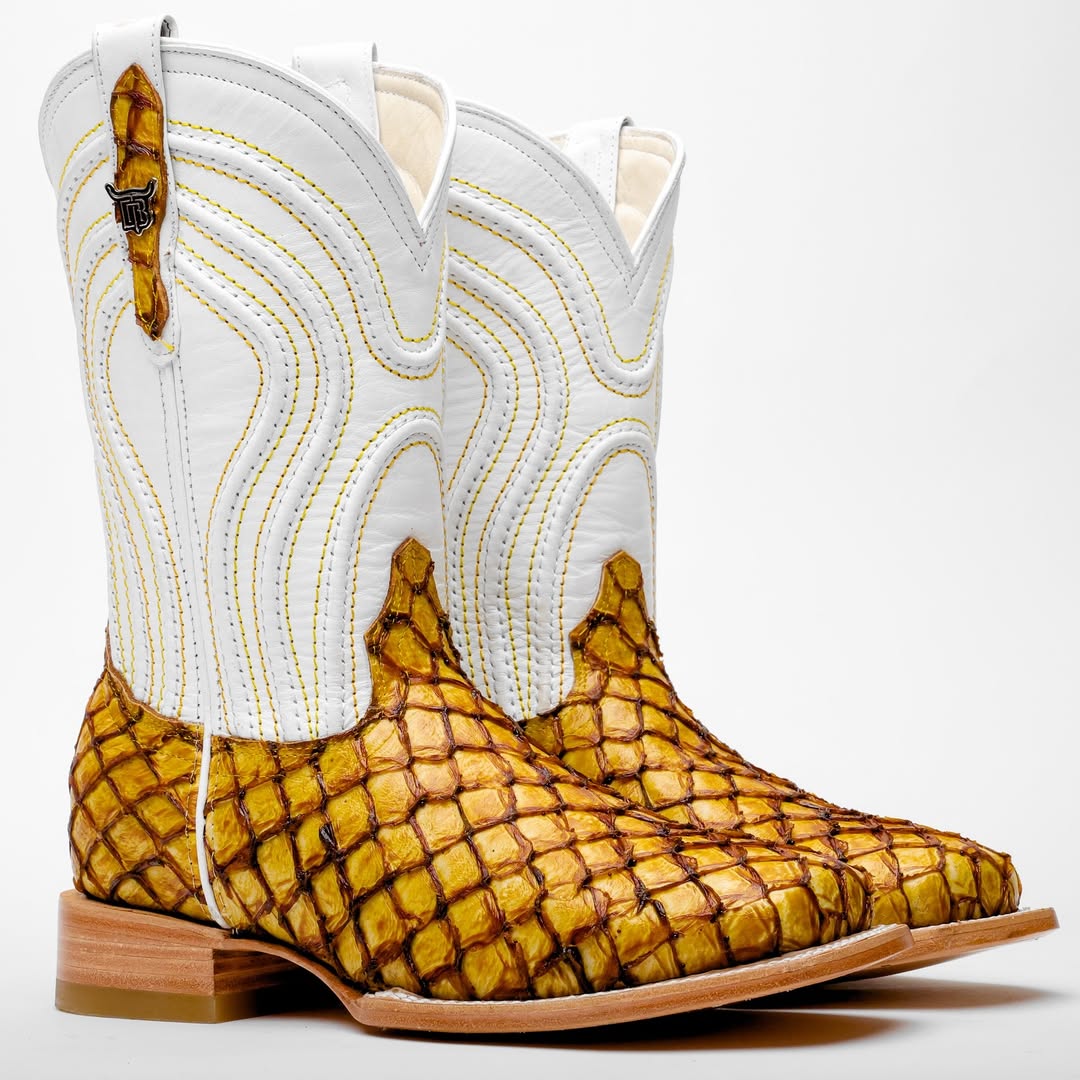 Butter-Toned Pirarucu Leather Boots – Square Toe