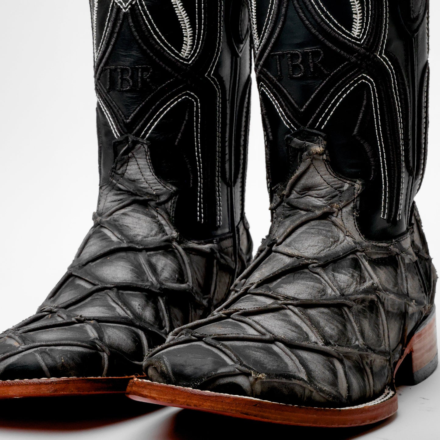 Rustic Matte Eclipse Pirarucu Boots – Square Toe Design